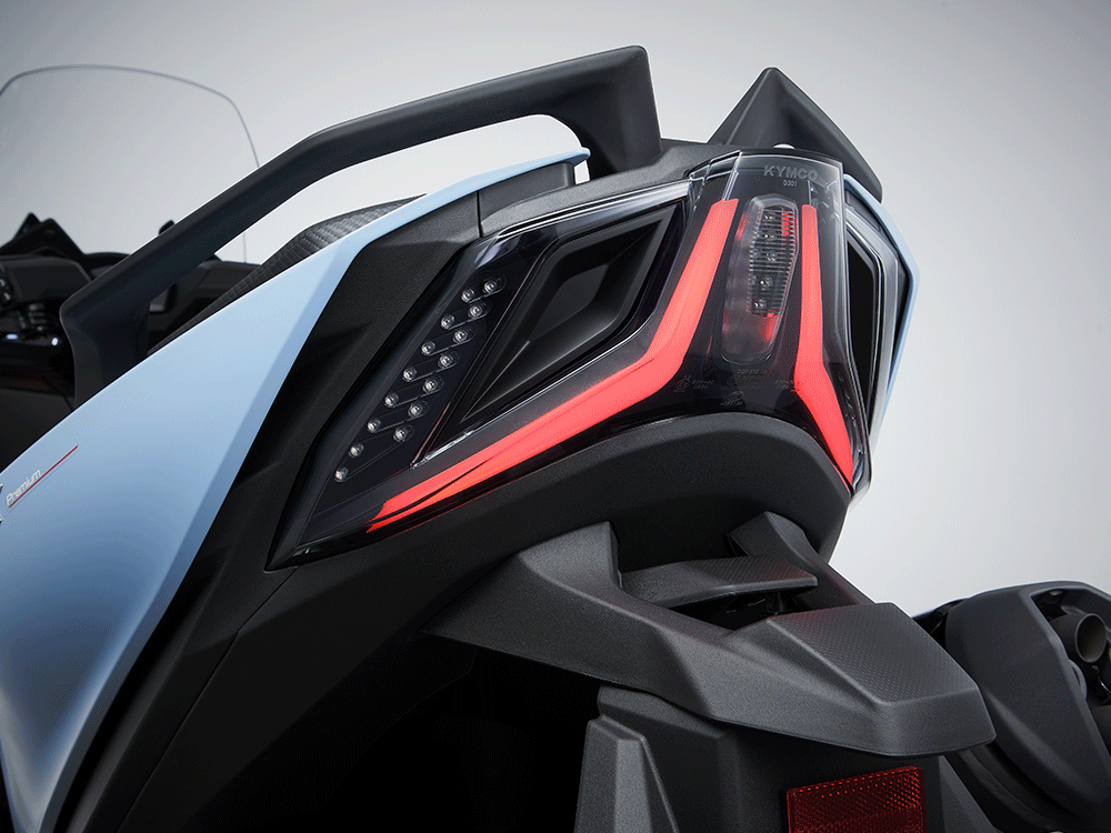 KYMCO AK550 PREMIUM MODENAS 4 SUPER MOPED